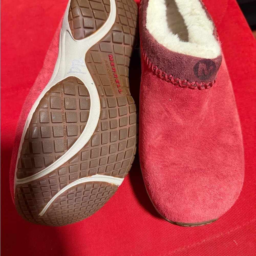 Merrell Red and White Women's Slippers - Picture 3 of 3